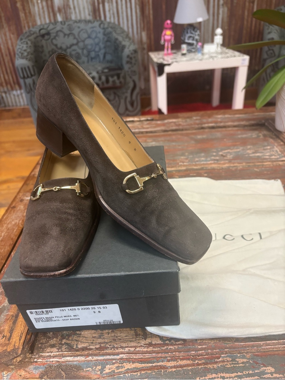 Gucci Brown Suede Woman’s Loafers with Gold Horse-bit with box snd bag